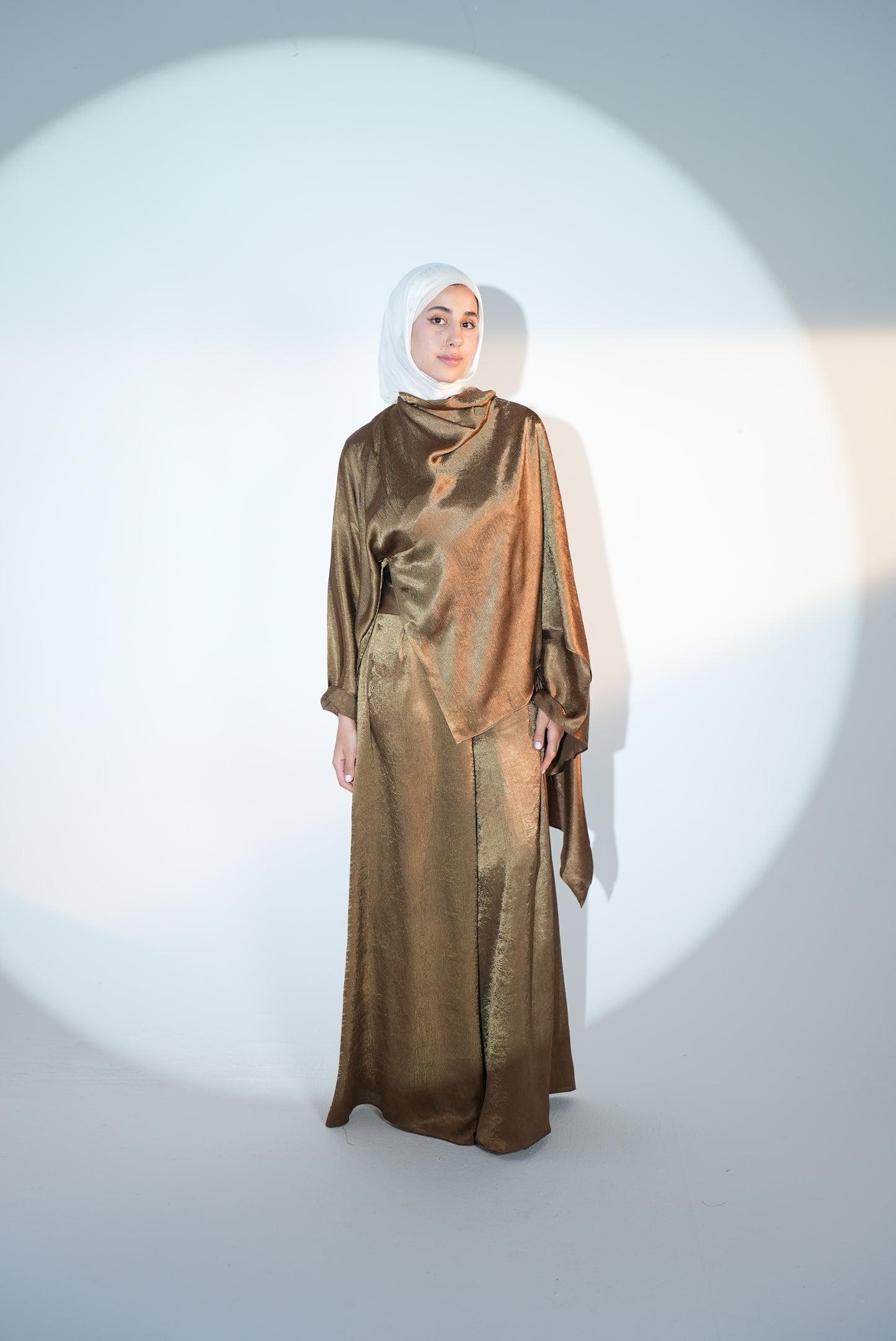Head Turner Set in Amber