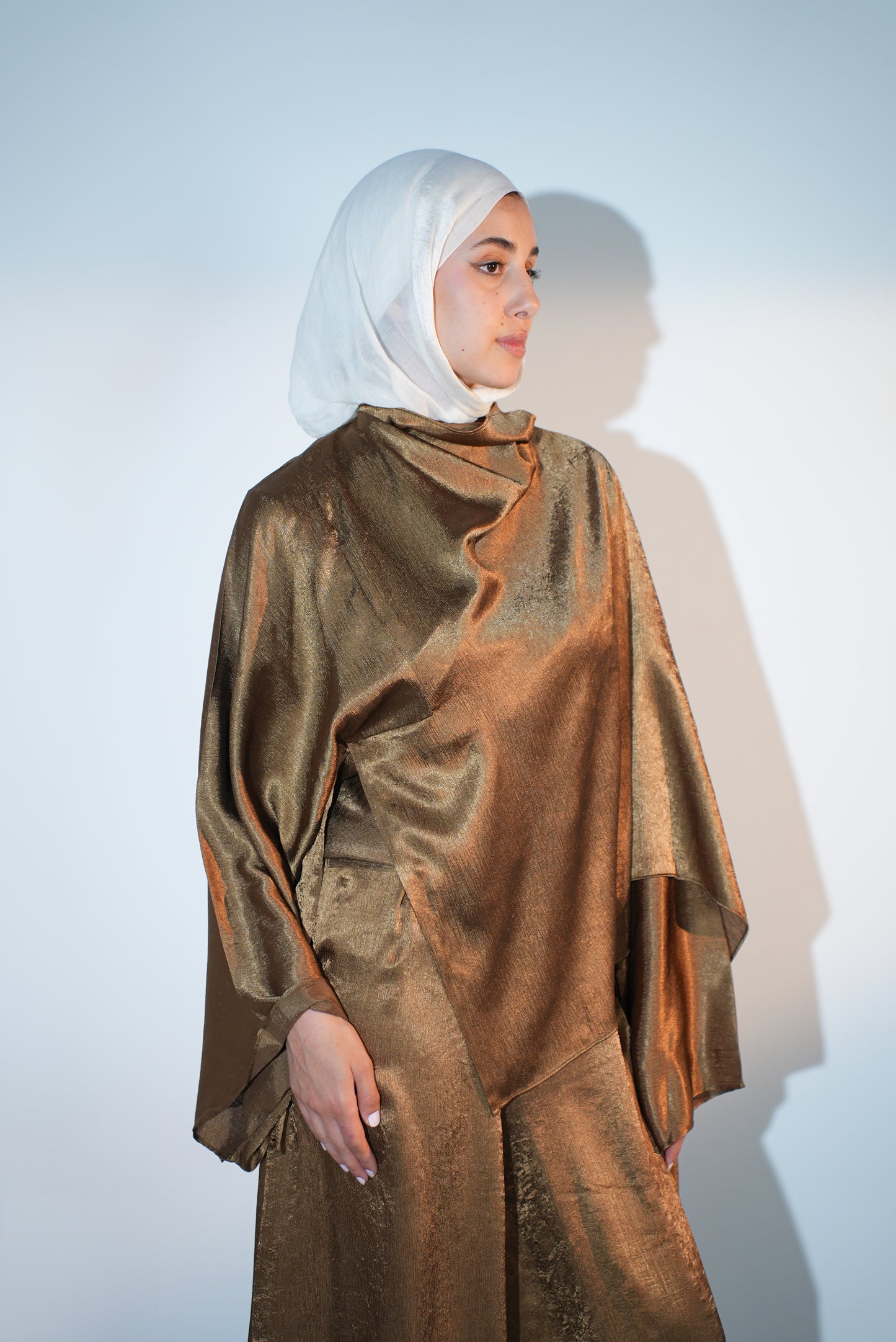 Head Turner Set in Amber