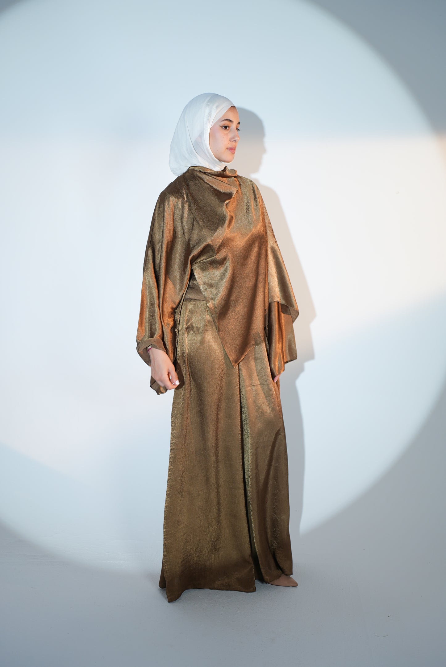 Head Turner Set in Amber