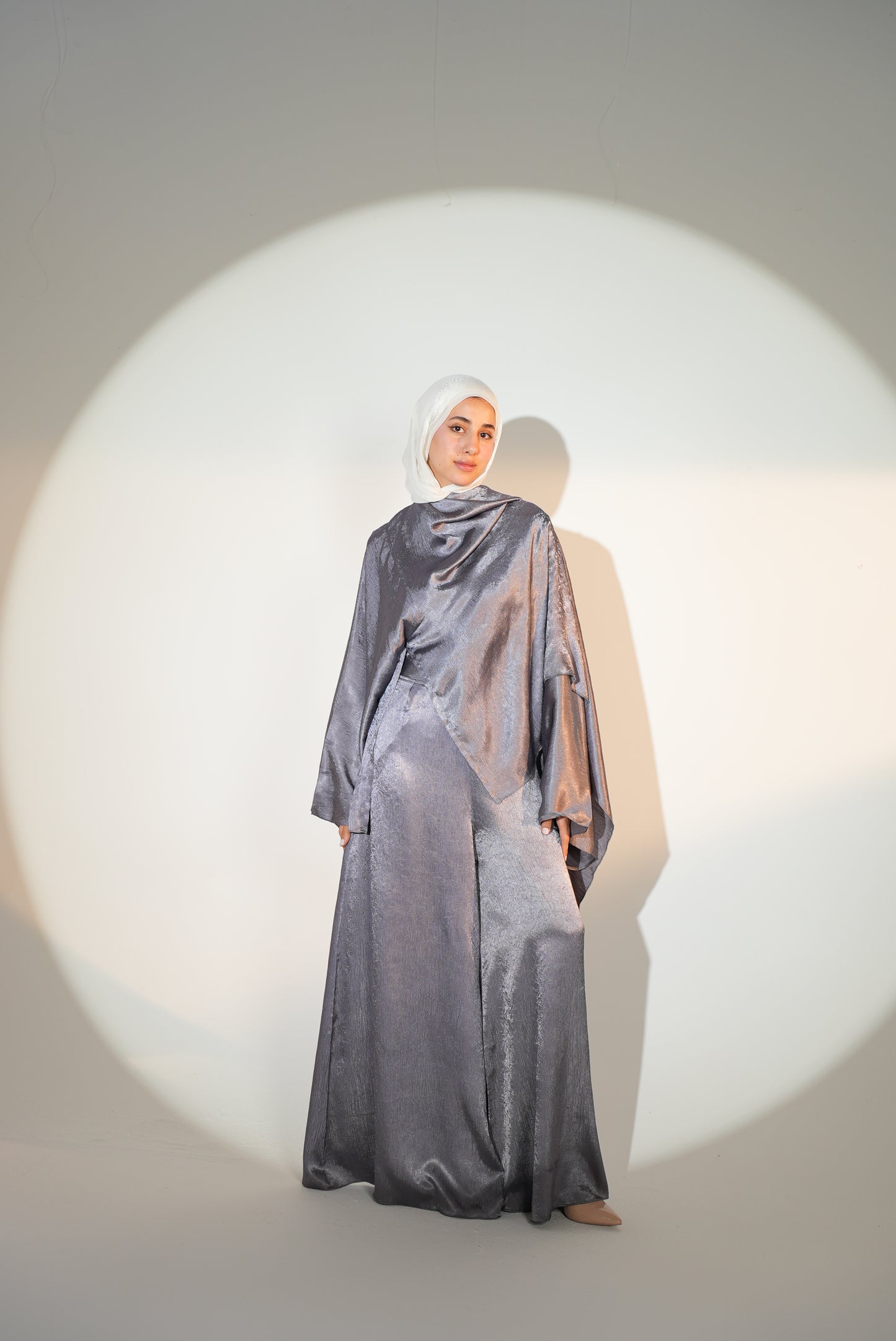 Head Turner set in Greyish Lilac