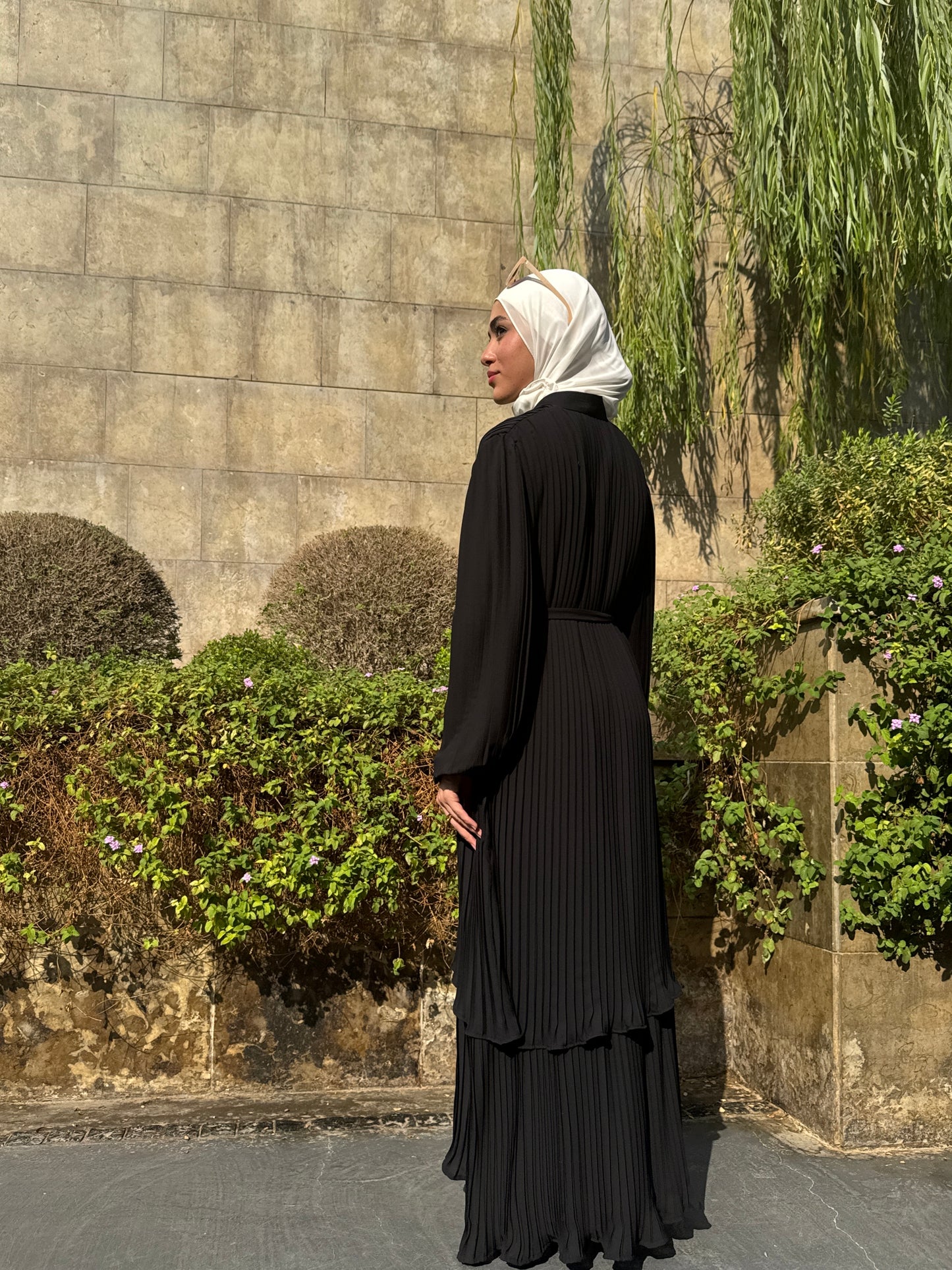 Double Layered Pleated Kaftan in Black