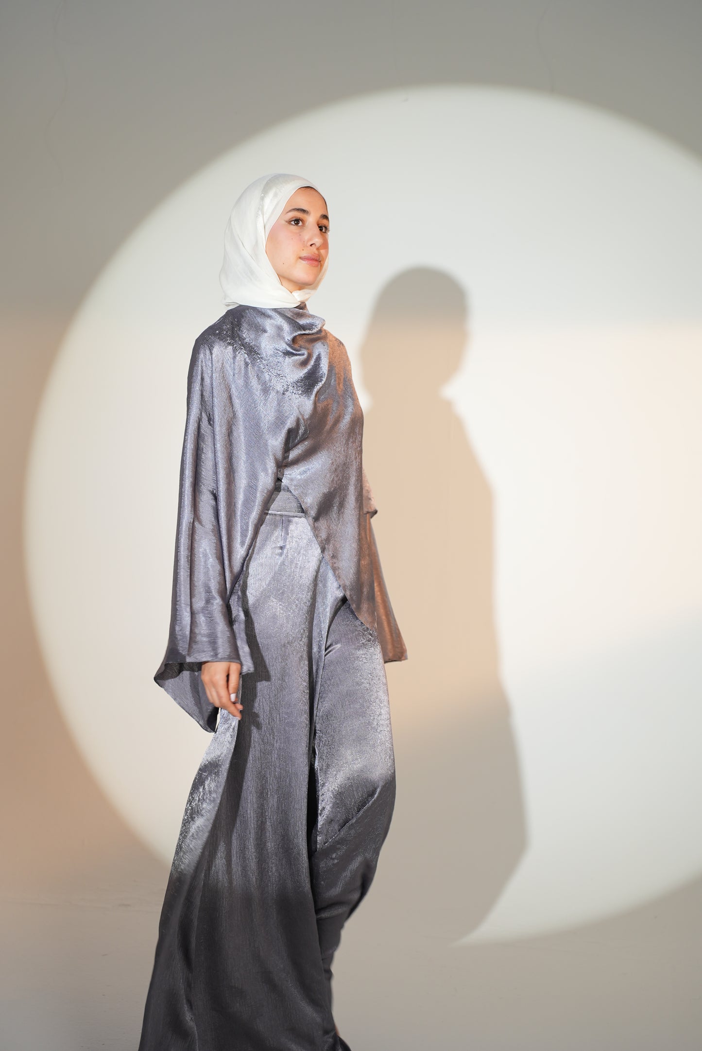 Head Turner set in Greyish Lilac
