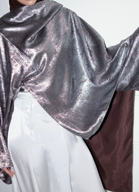 Head Turner Top in SilverxEspresso