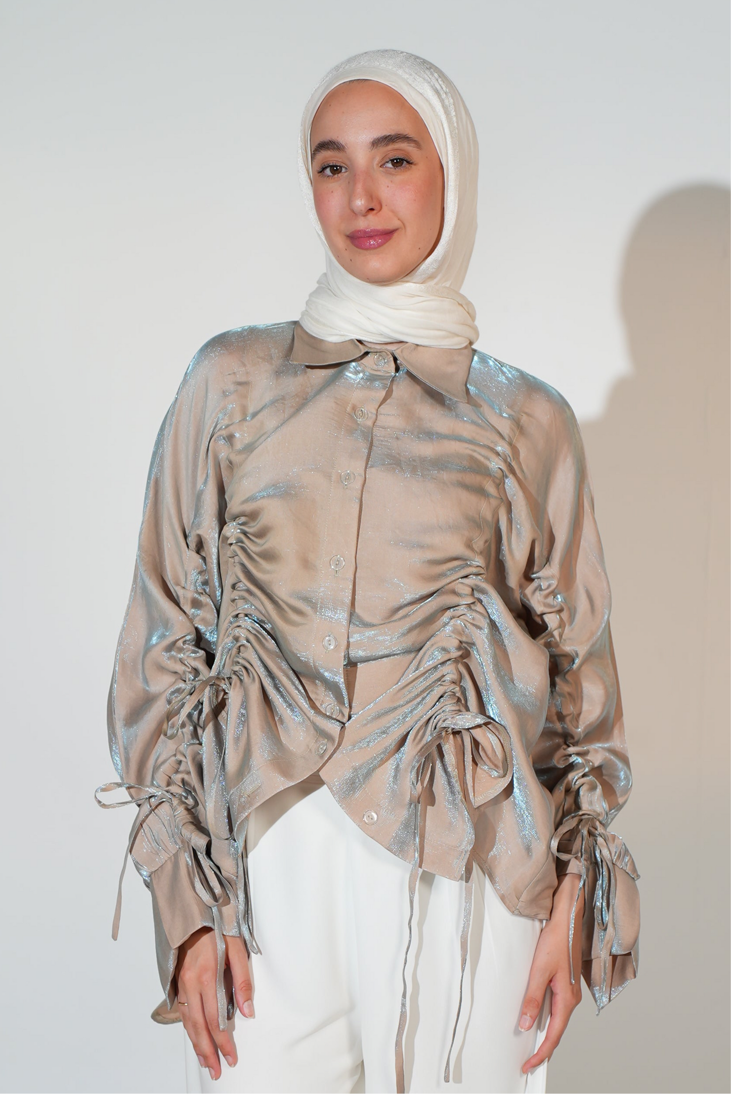 Rhea Drawstring blouse in beige x blue