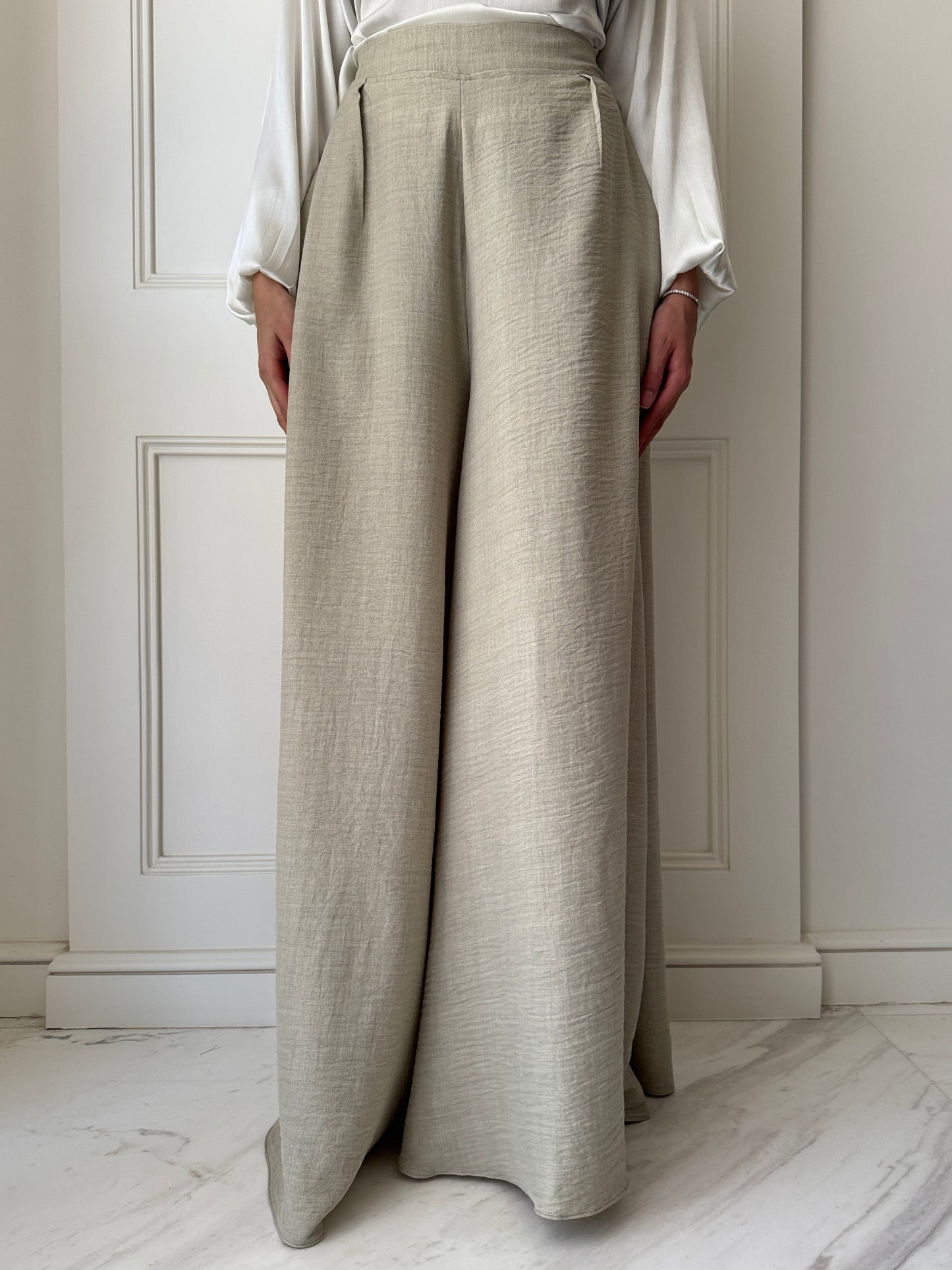Must Have Skirt Pants in Beige