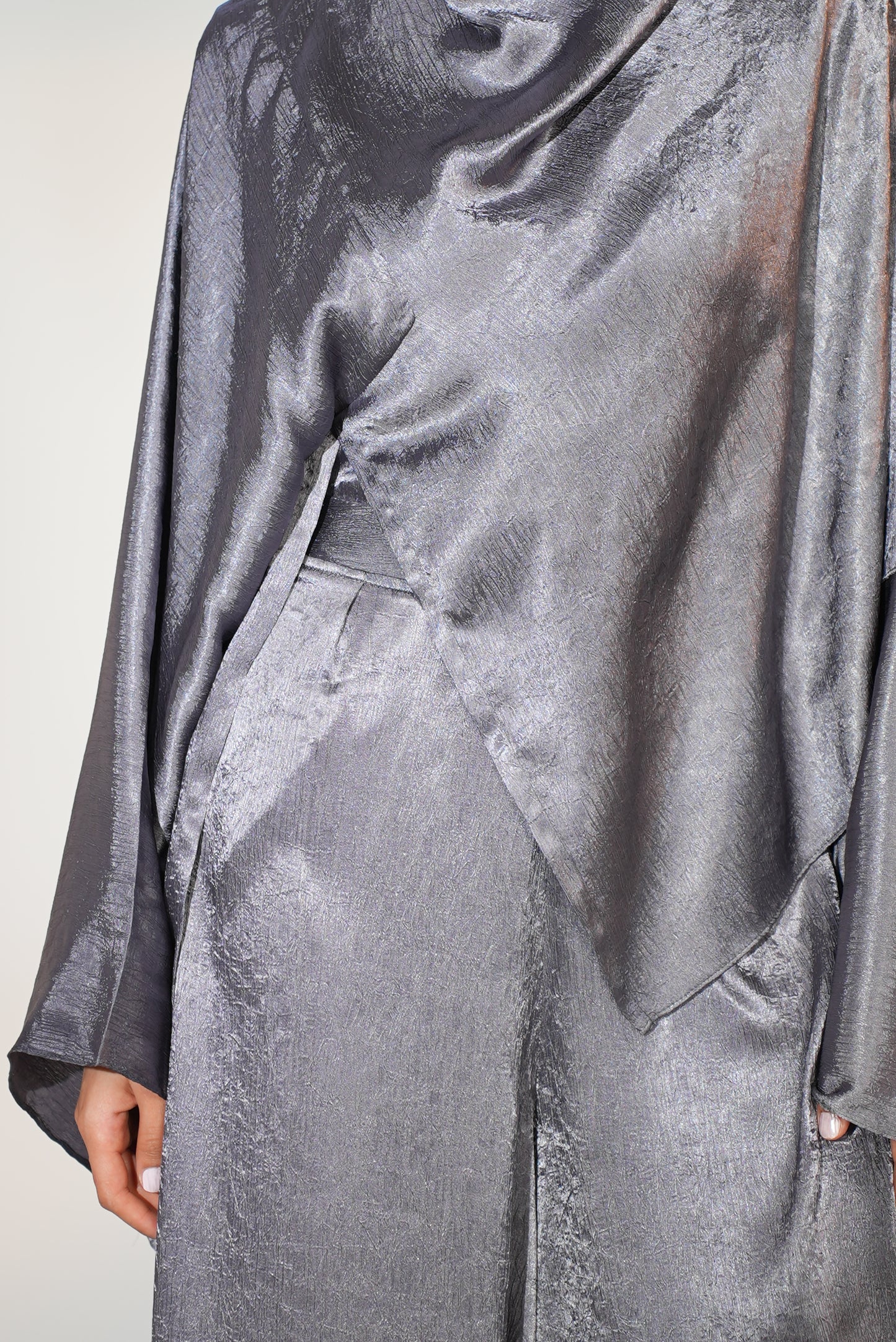 Head Turner set in Greyish Lilac