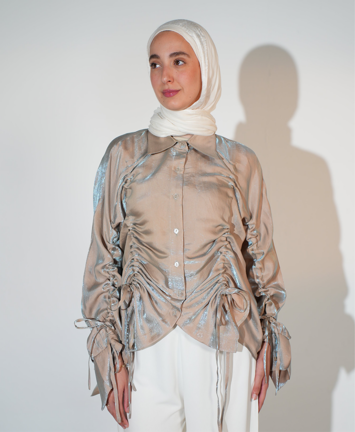 Rhea Drawstring blouse in beige x blue
