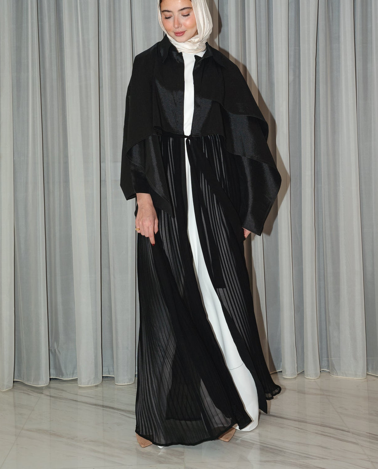Layl Abaya in Black