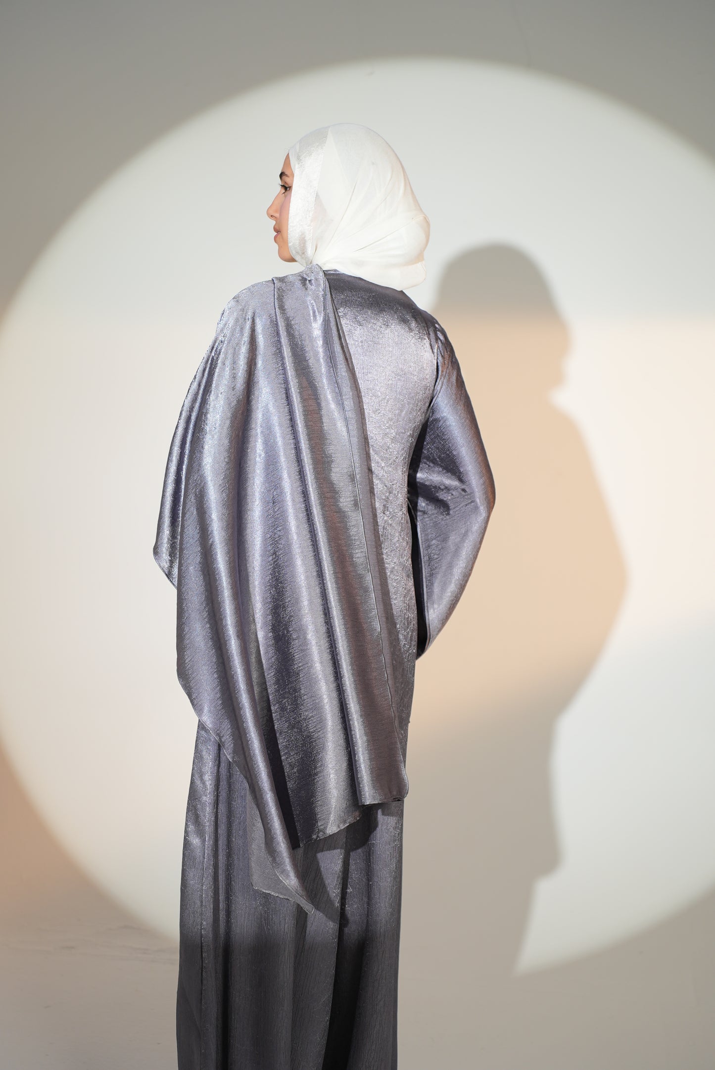 Head Turner set in Greyish Lilac