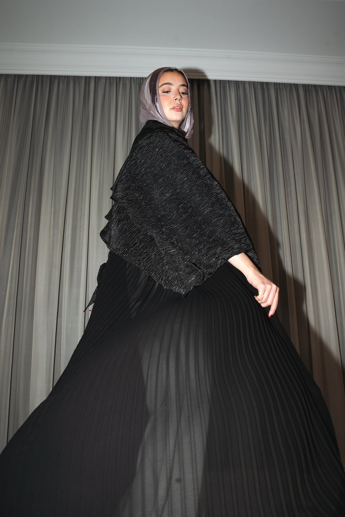 Layl Abaya in Pleated Black