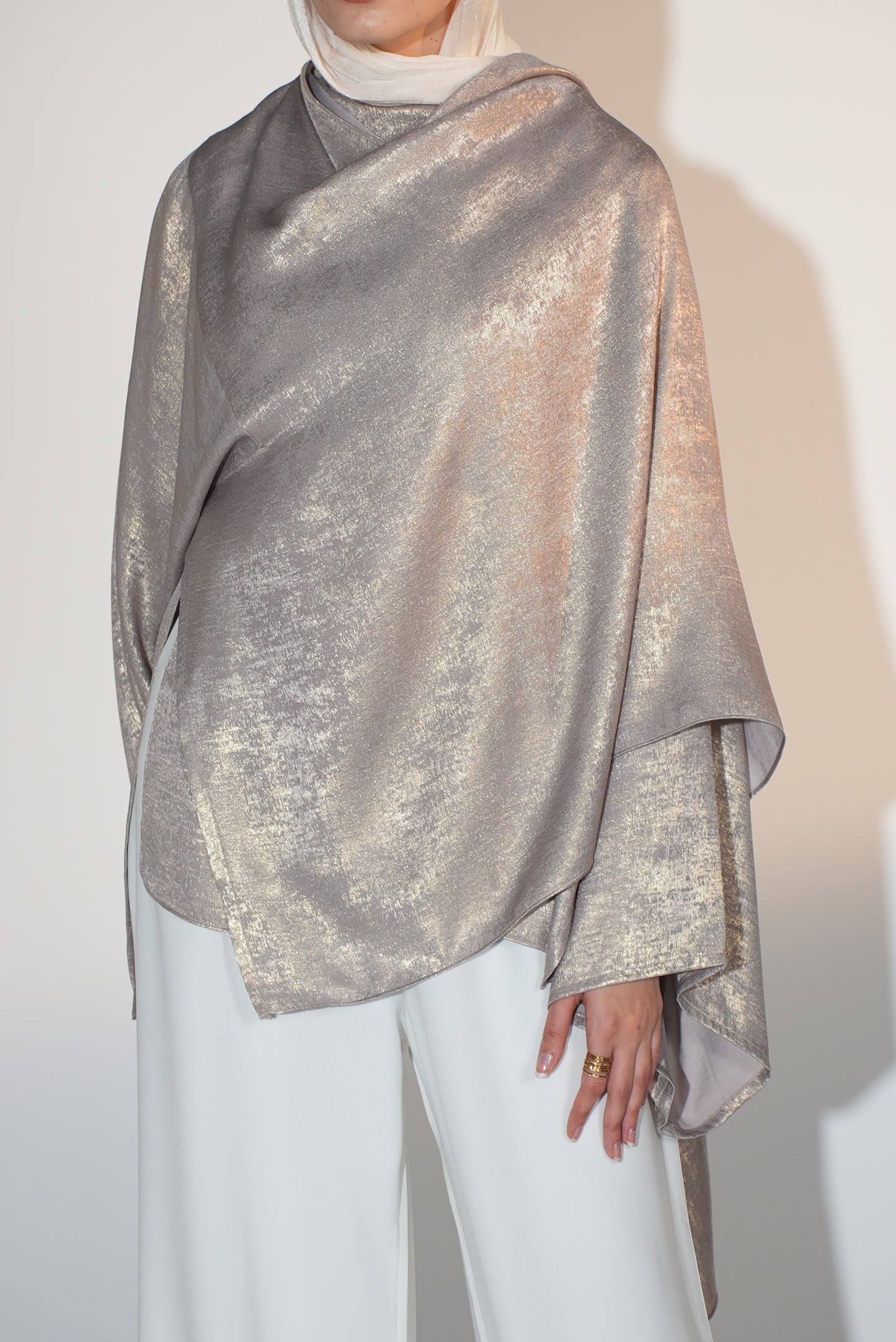 Head Turner Shawl Top in Lilac x Gold