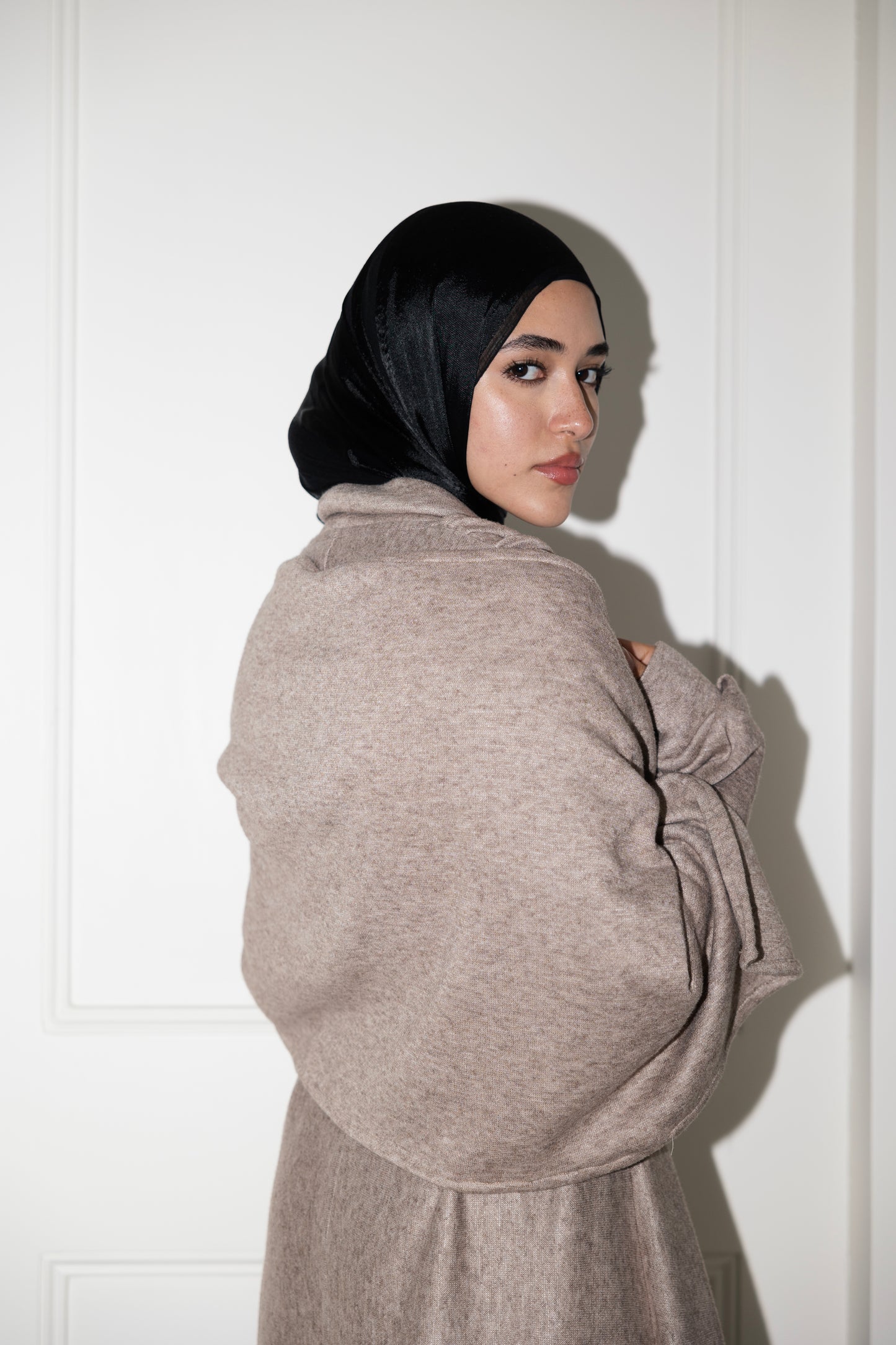Valaya Cardigan in Medium Beige