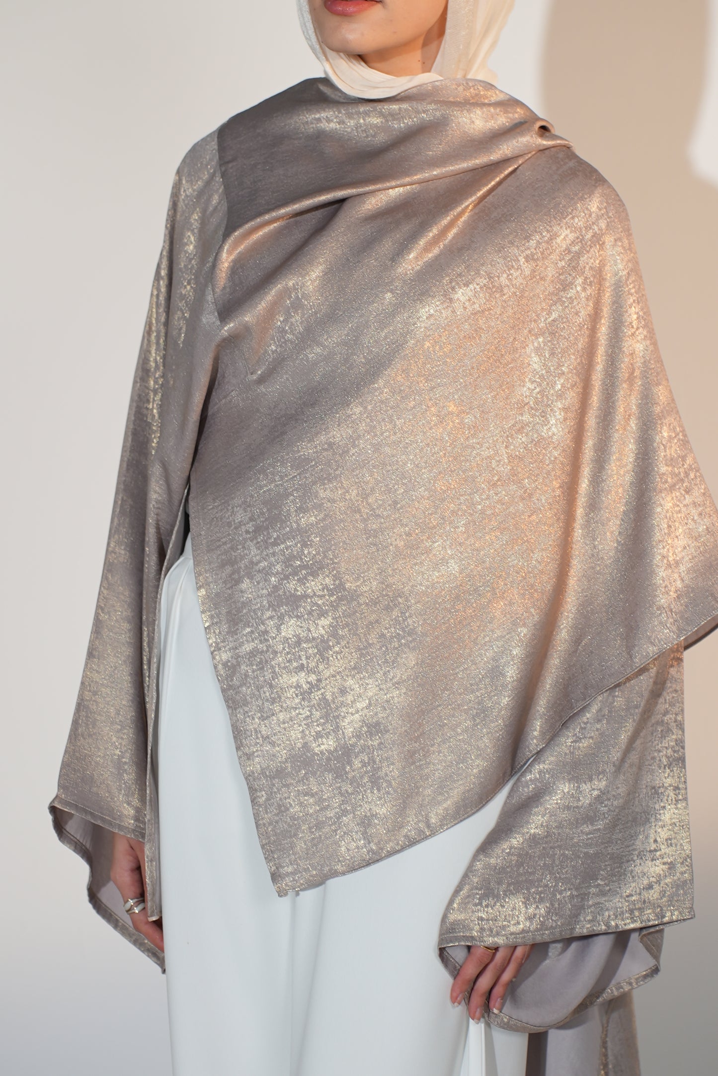 Head Turner Shawl Top in Lilac x Gold