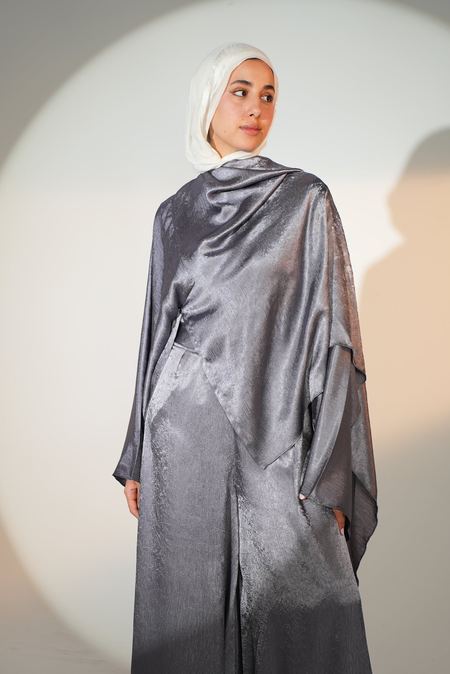 Head Turner set in Greyish Lilac
