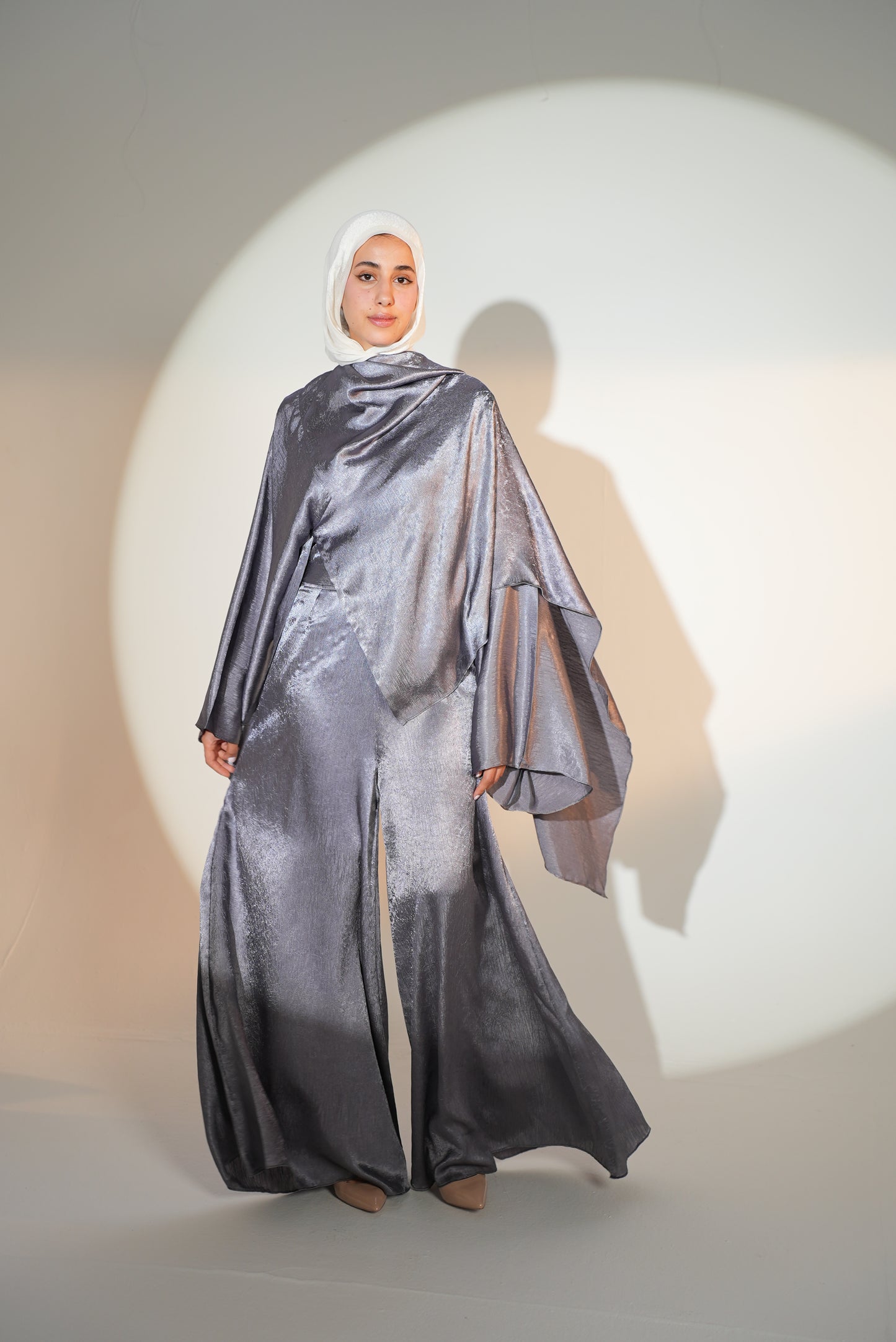 Head Turner set in Greyish Lilac