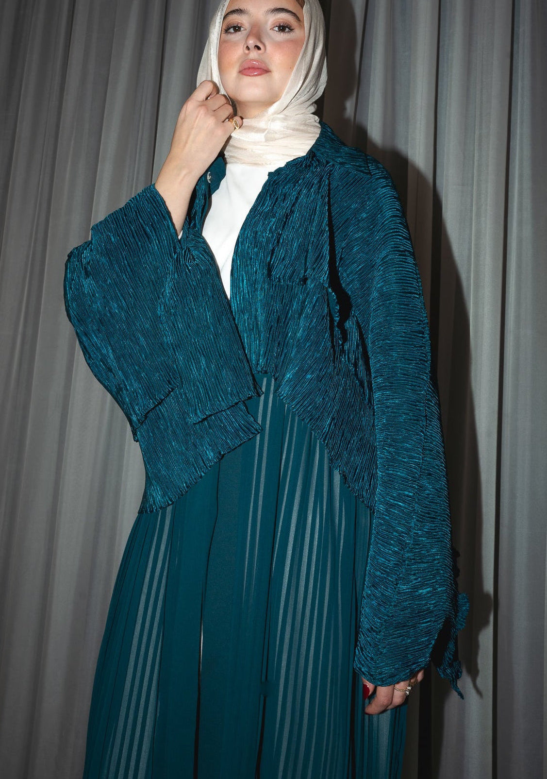Layl Abaya in Pleated Teal