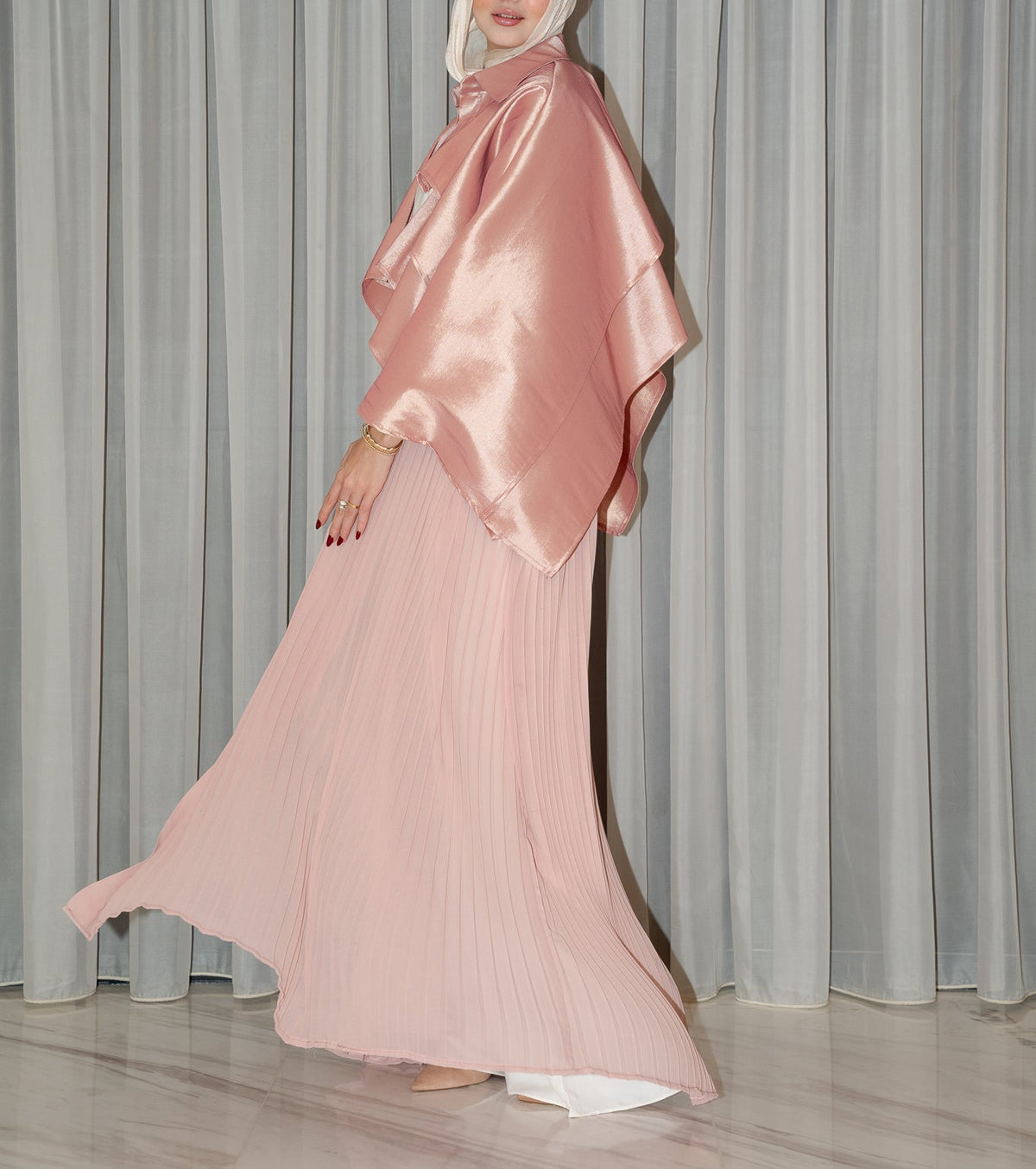 Layl Abaya in Blush