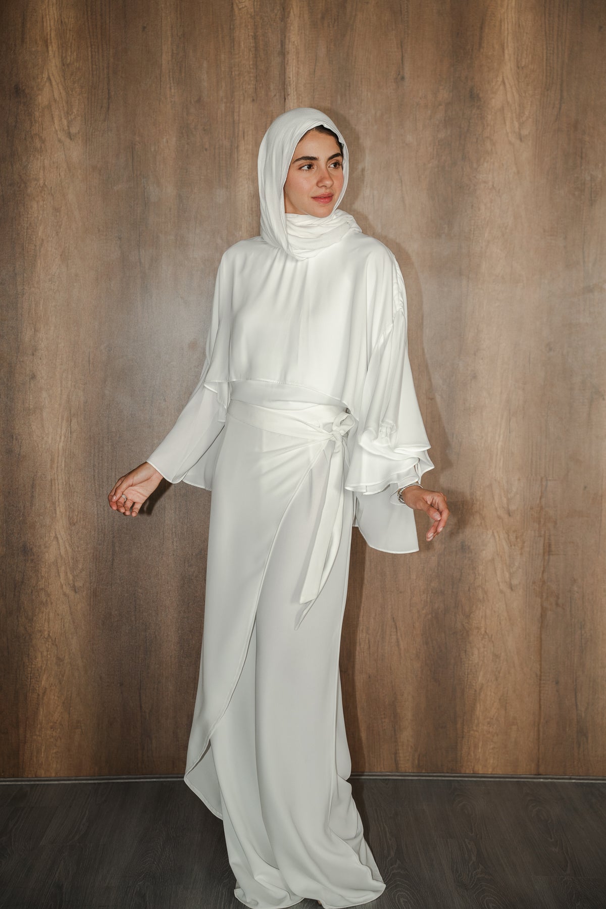 FEMININE AURA TOP/CAPE IN OFF-WHITE
