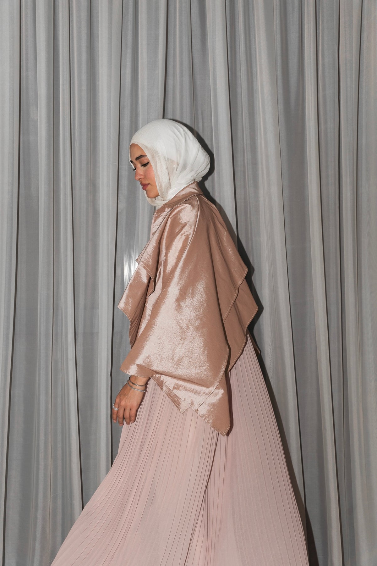 Layl Abaya in Rosé