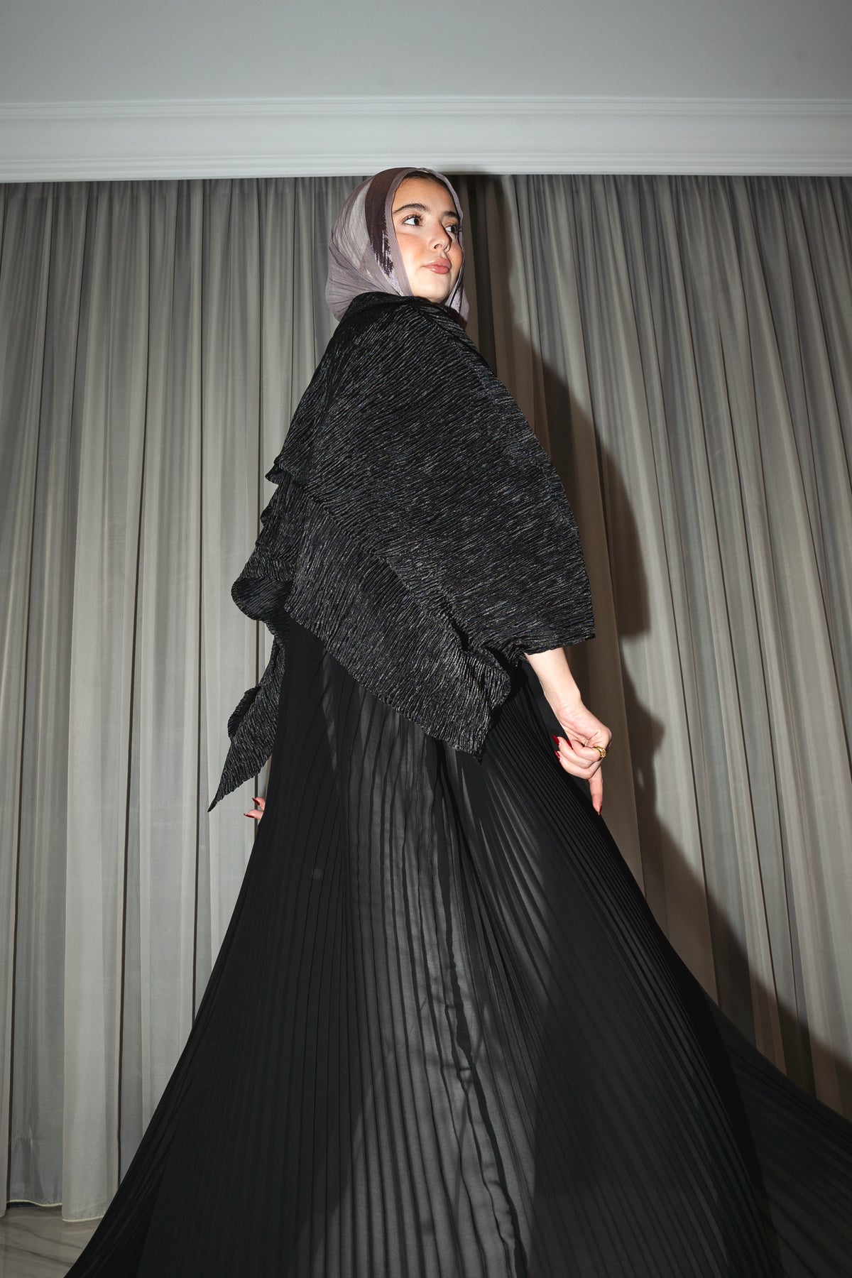 Layl Abaya in Pleated Black