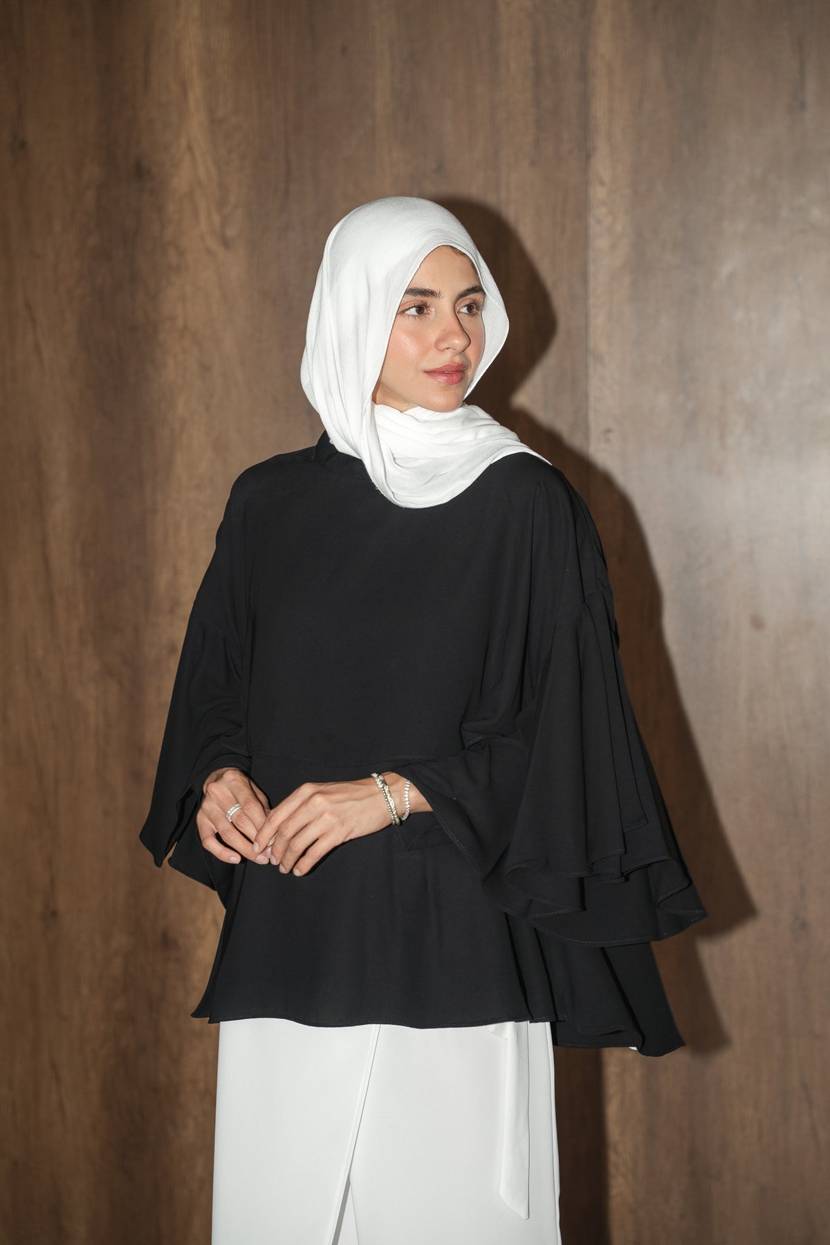 FEMININE AURA TOP/CAPE IN NOIRE