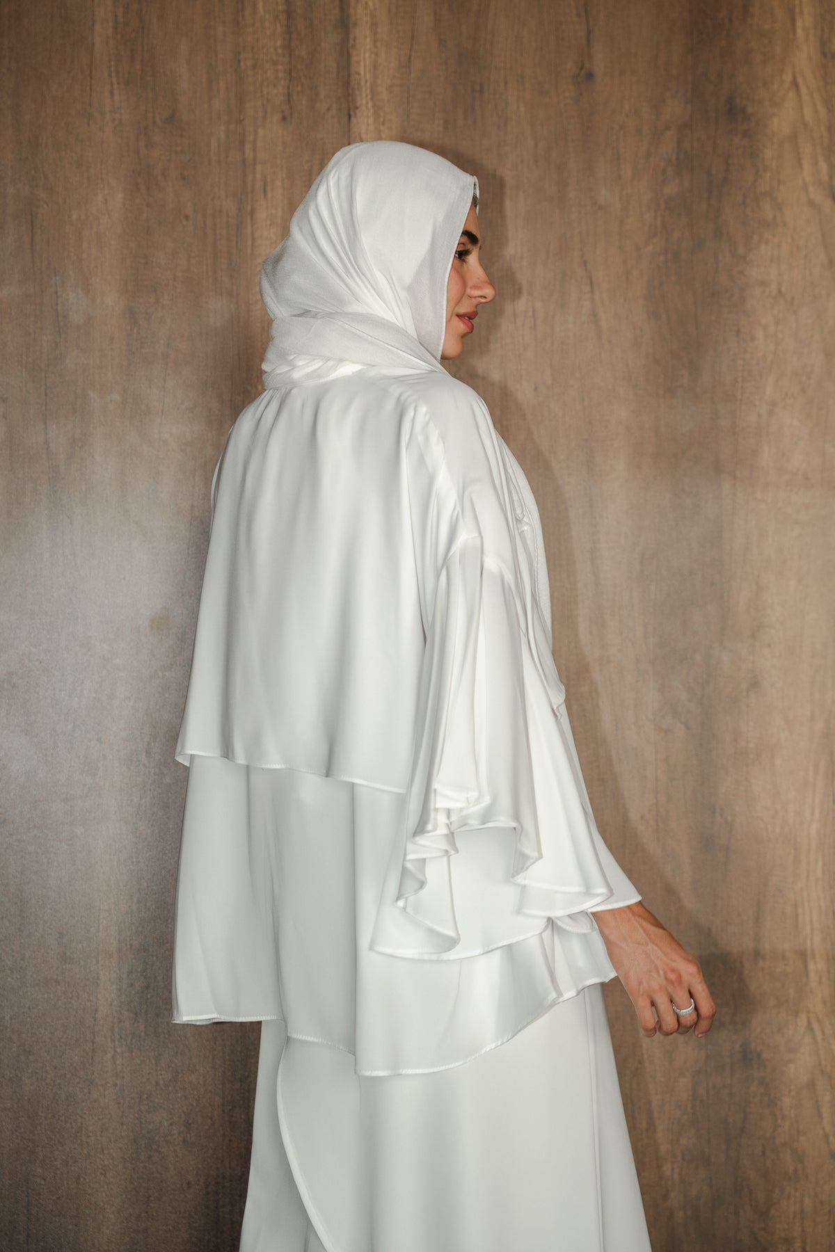 FEMININE AURA TOP/CAPE IN OFF-WHITE