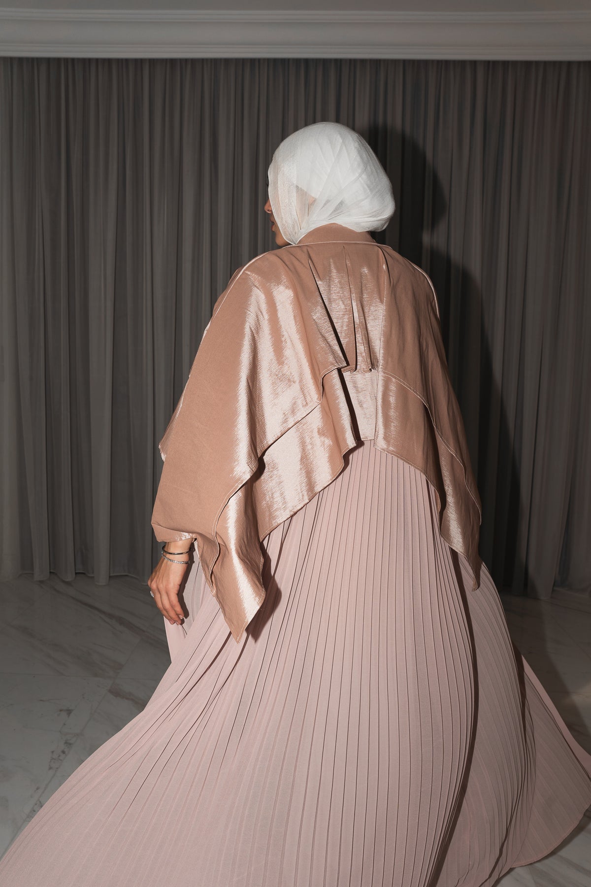 Layl Abaya in Rosé