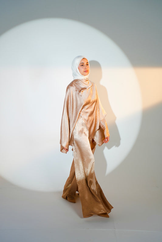 Head Turner Set in Creamy Peach