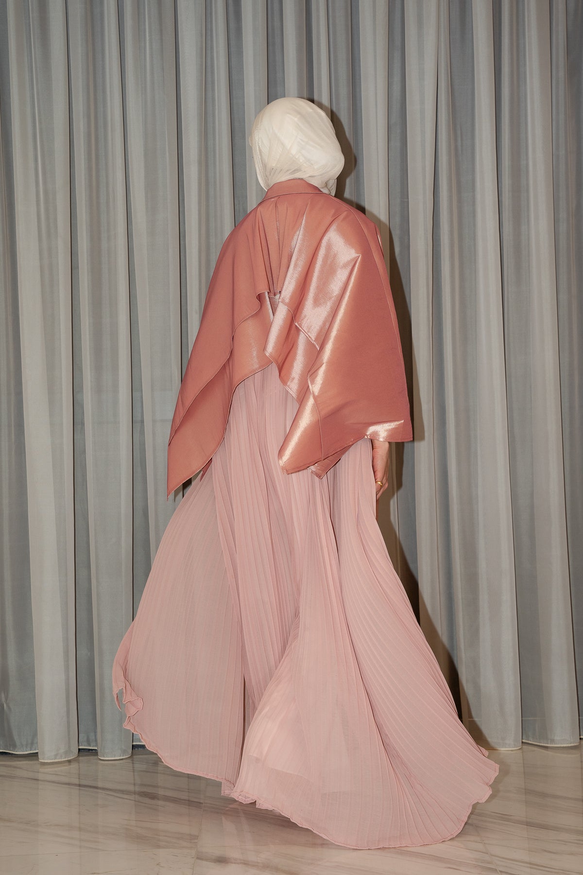 Layl Abaya in Blush