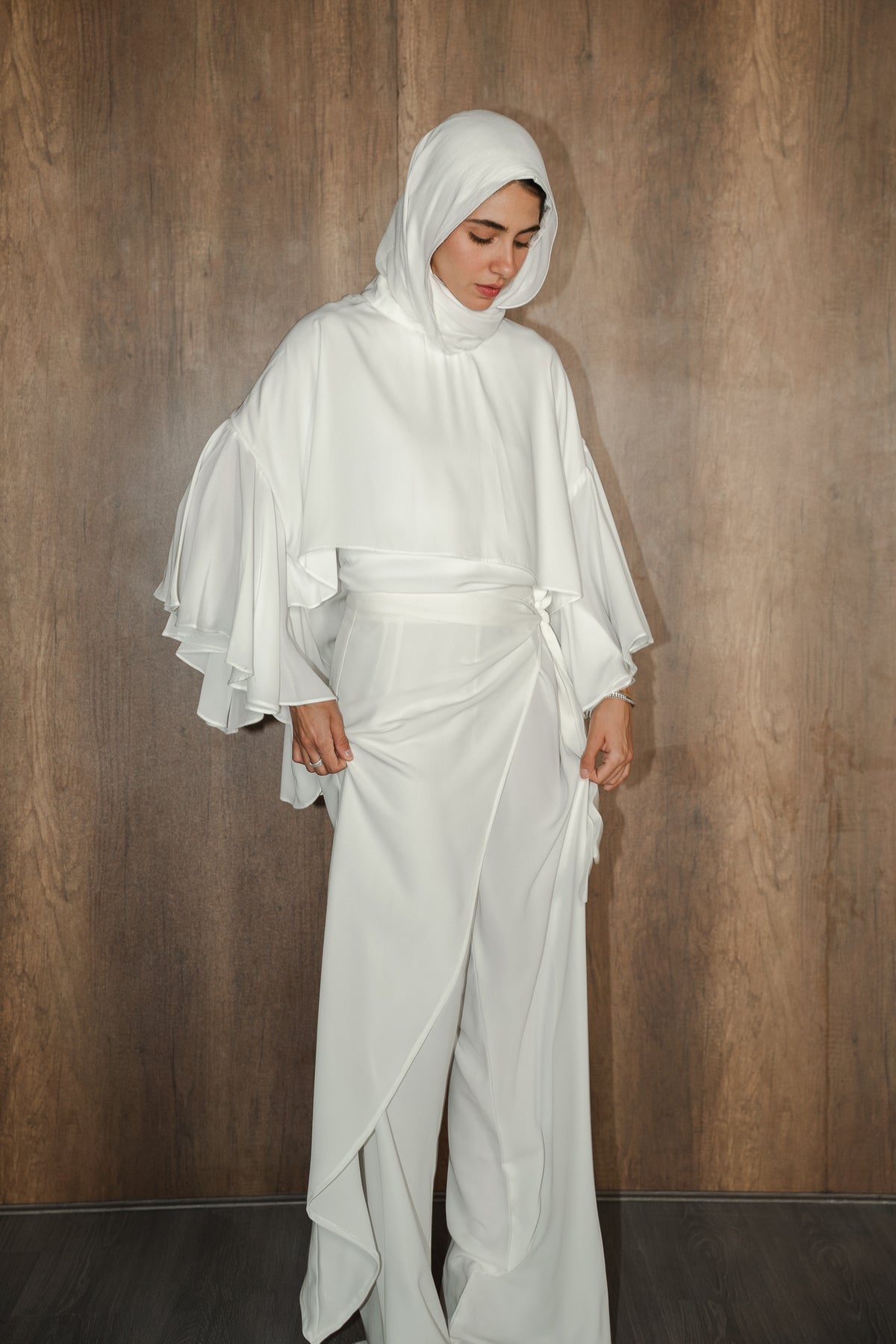 FEMININE AURA TOP/CAPE IN OFF-WHITE