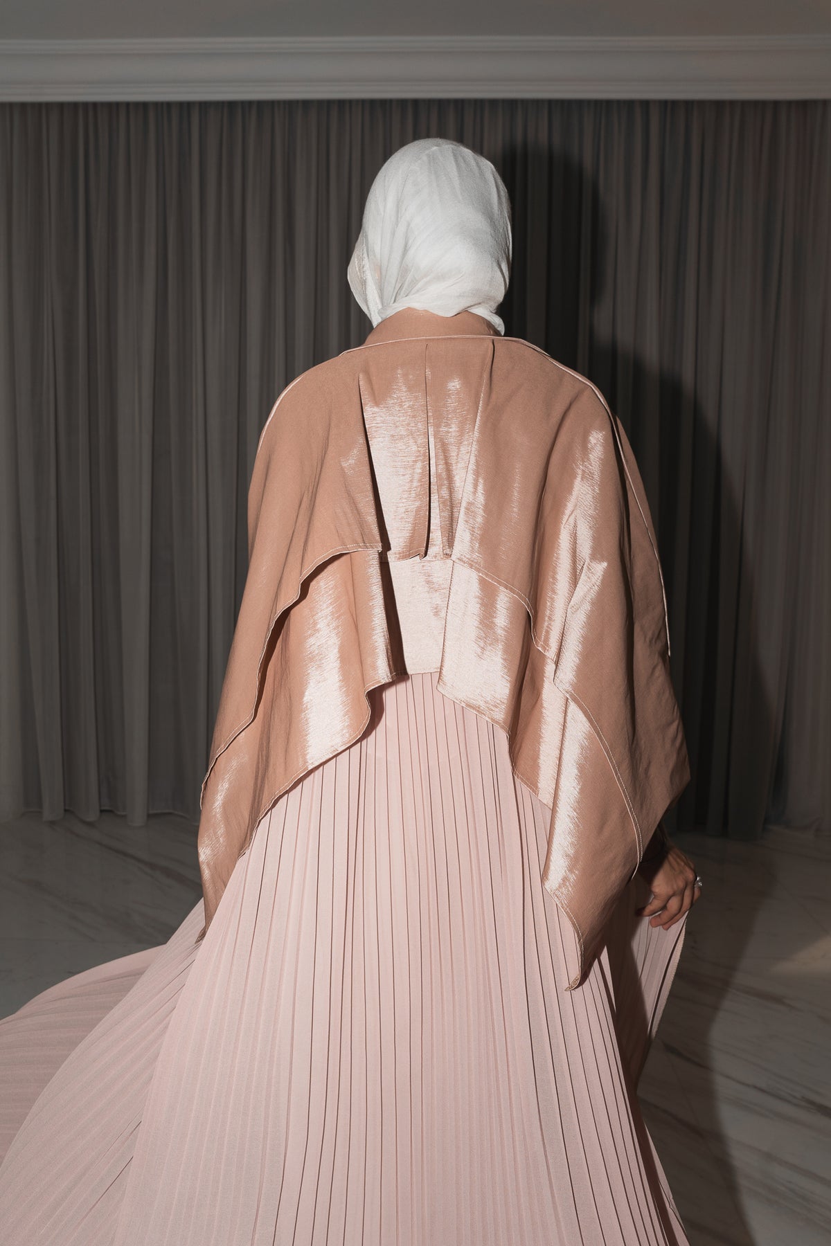 Layl Abaya in Rosé