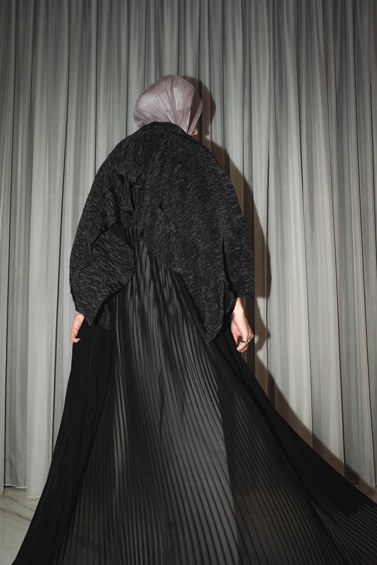 Layl Abaya in Pleated Black