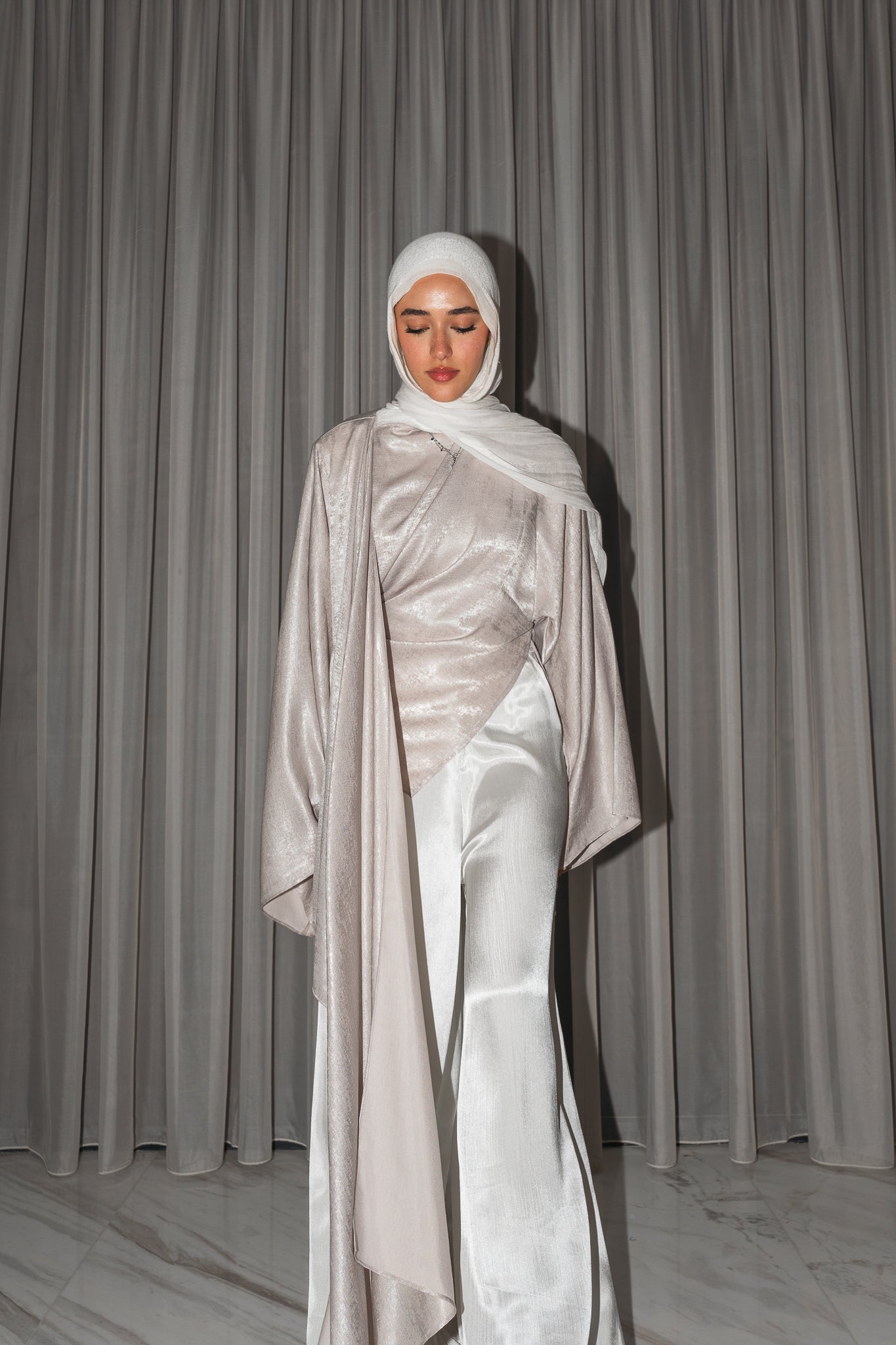 Head Turner Shawl Top in Sliver x Beige