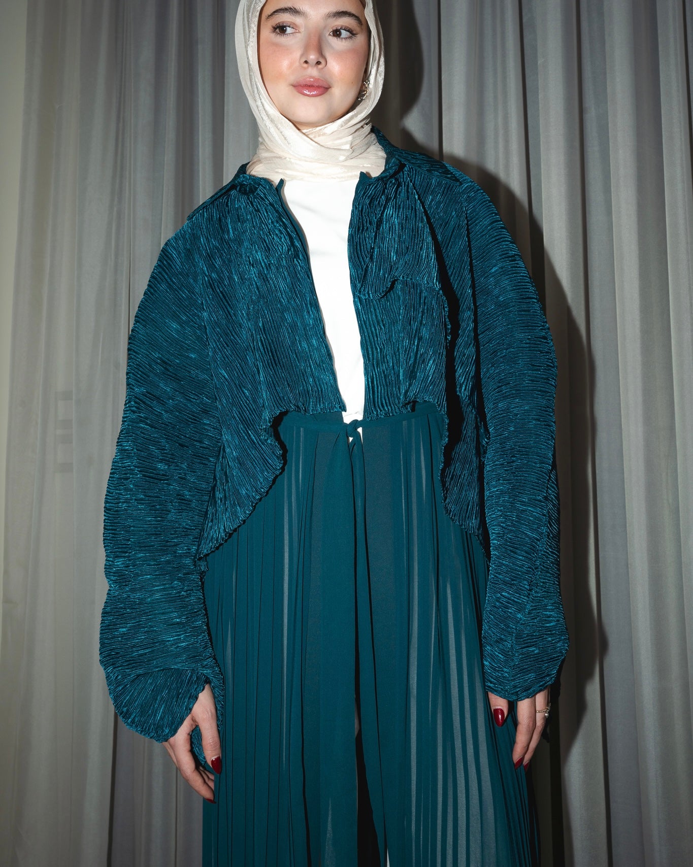 Layl Abaya in Pleated Teal