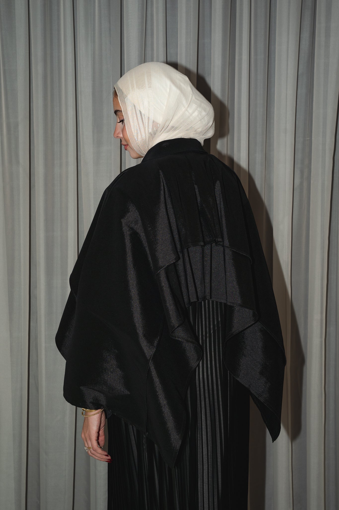 Layl Abaya in Black