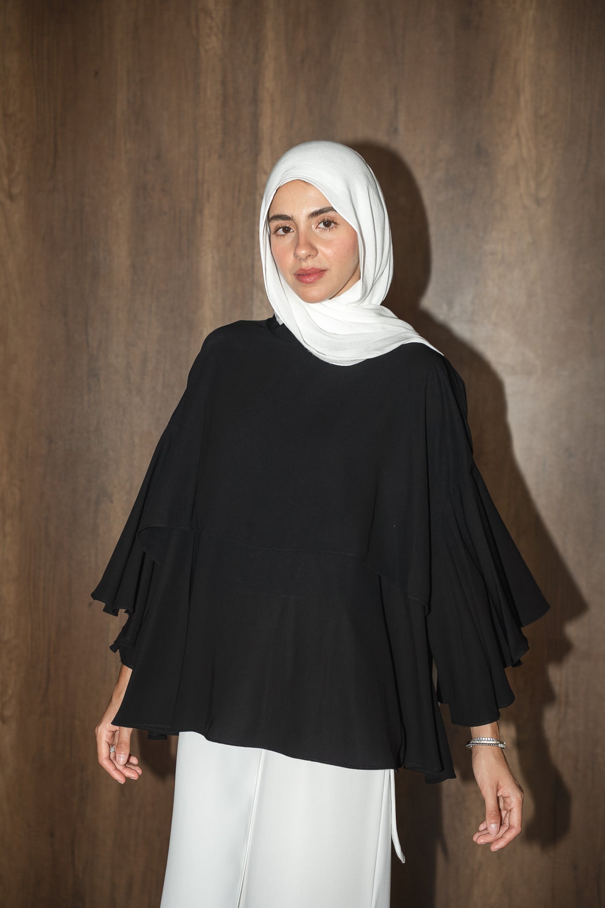 FEMININE AURA TOP/CAPE IN NOIRE