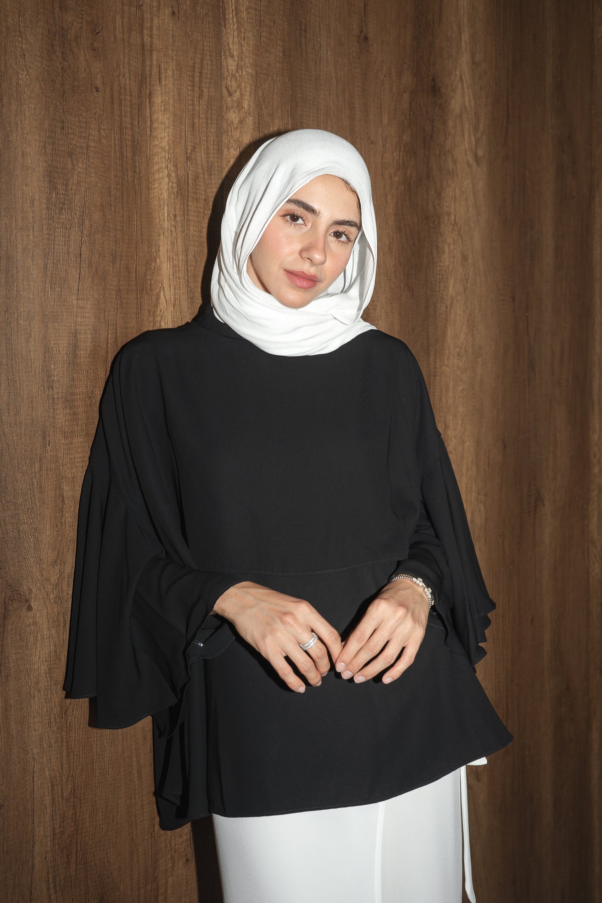 FEMININE AURA TOP/CAPE IN NOIRE