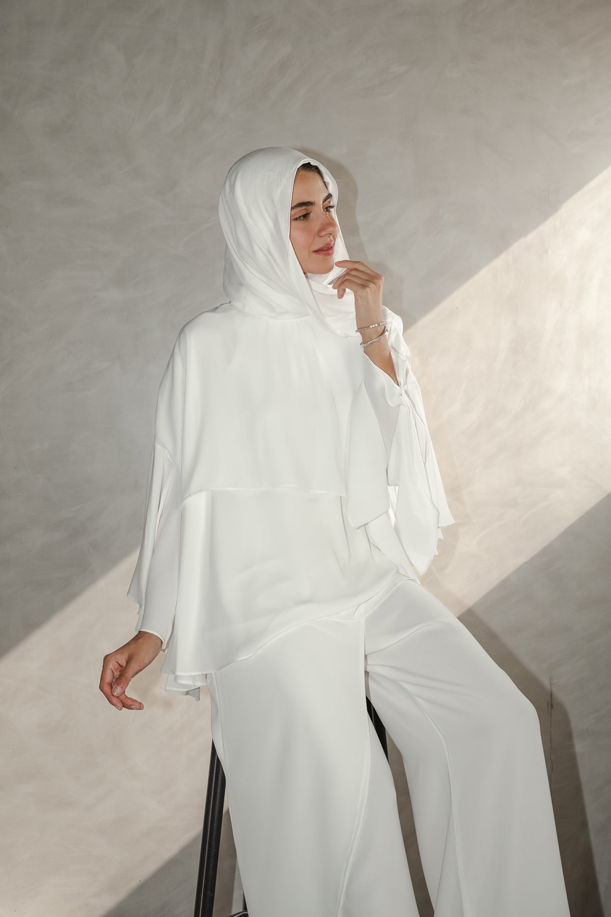 FEMININE AURA TOP/CAPE IN OFF-WHITE