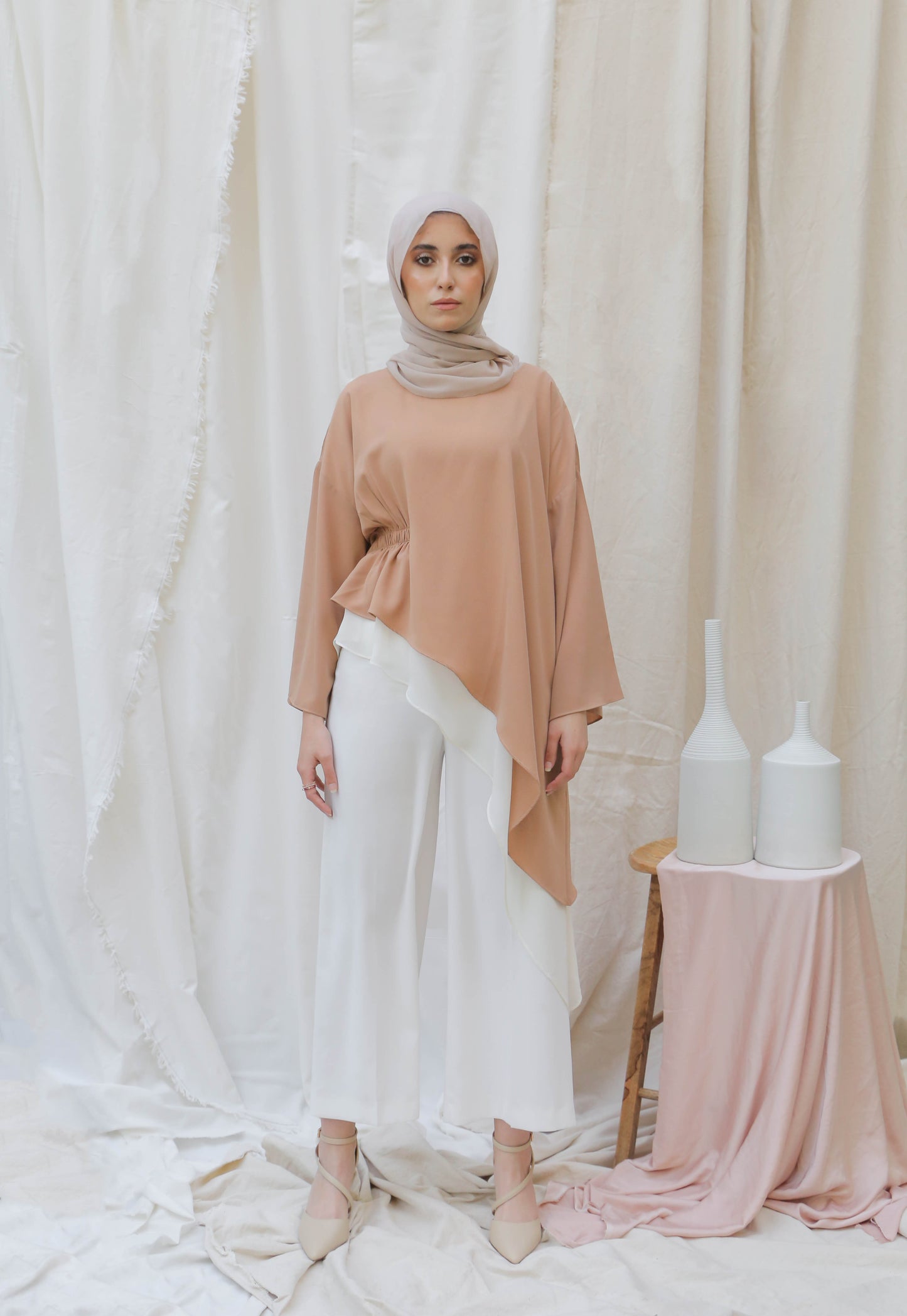 ATHENA TOP IN PEACH TAN